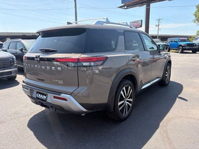 2023 Nissan Pathfinder Platinum