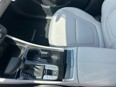 2026 Hyundai TUCSON SE