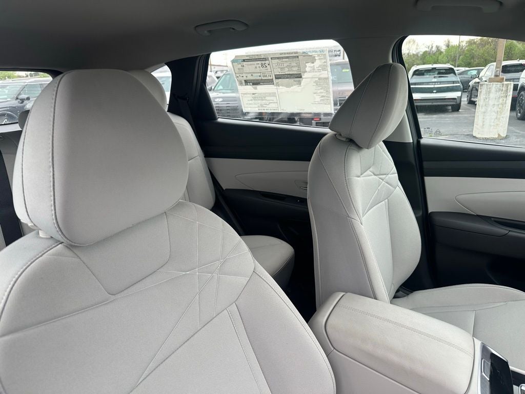 2025 Hyundai TUCSON SE