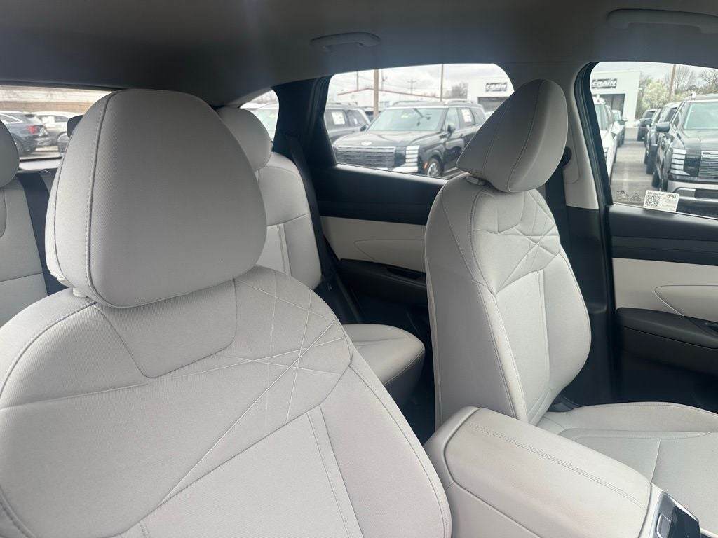 2025 Hyundai TUCSON SE