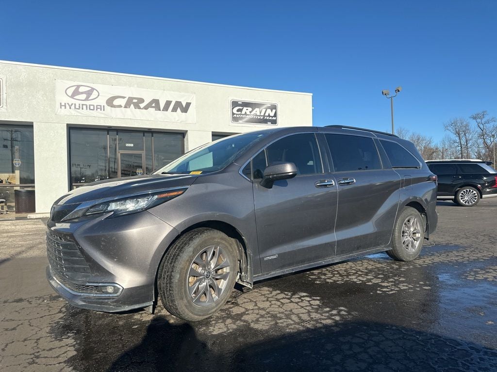 2021 Toyota Sienna XLE 8 Passenger