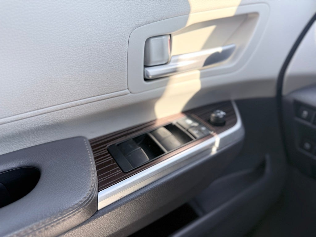 2021 Toyota Sienna XLE 7 Passenger