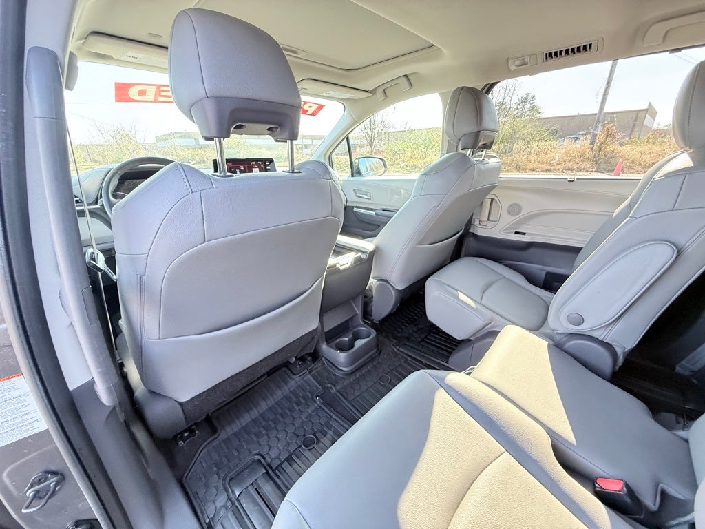 2021 Toyota Sienna XLE 7 Passenger