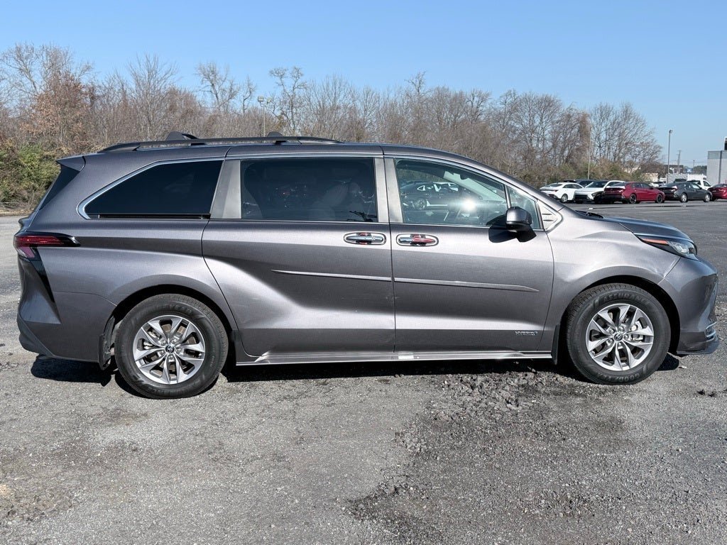 2021 Toyota Sienna XLE 7 Passenger