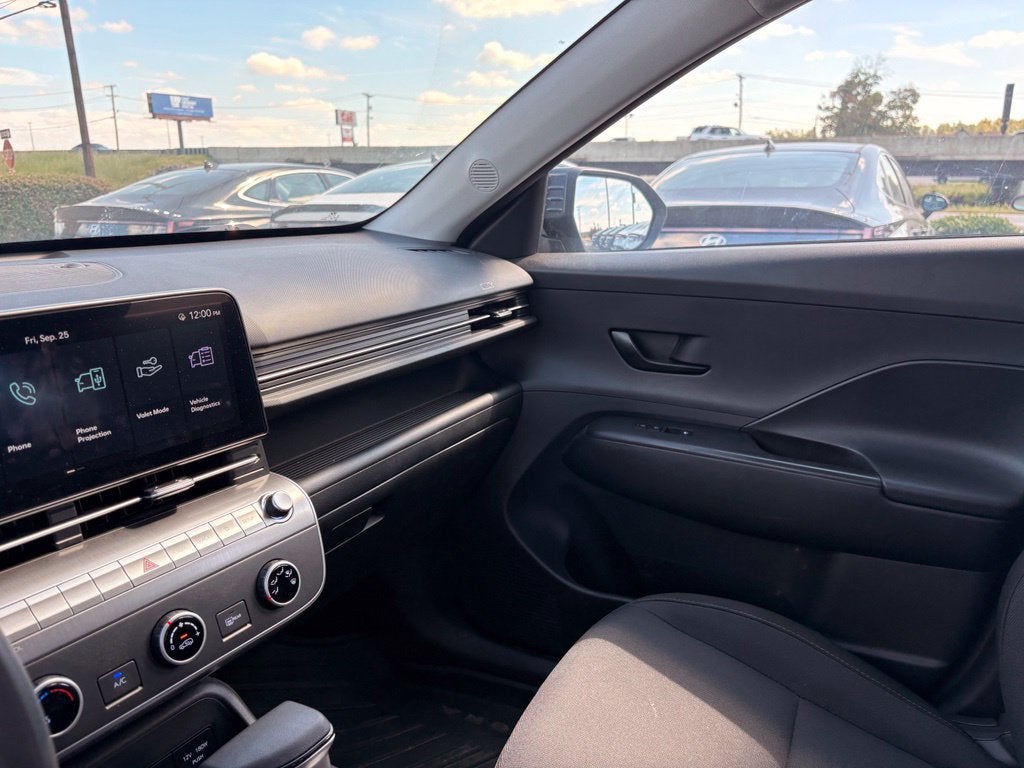 2024 Hyundai KONA SE