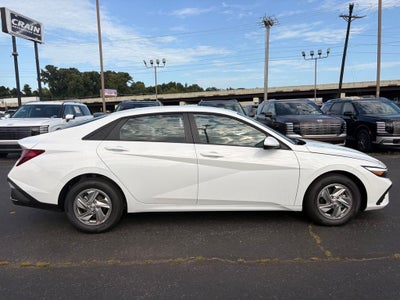 2026 Hyundai ELANTRA SE