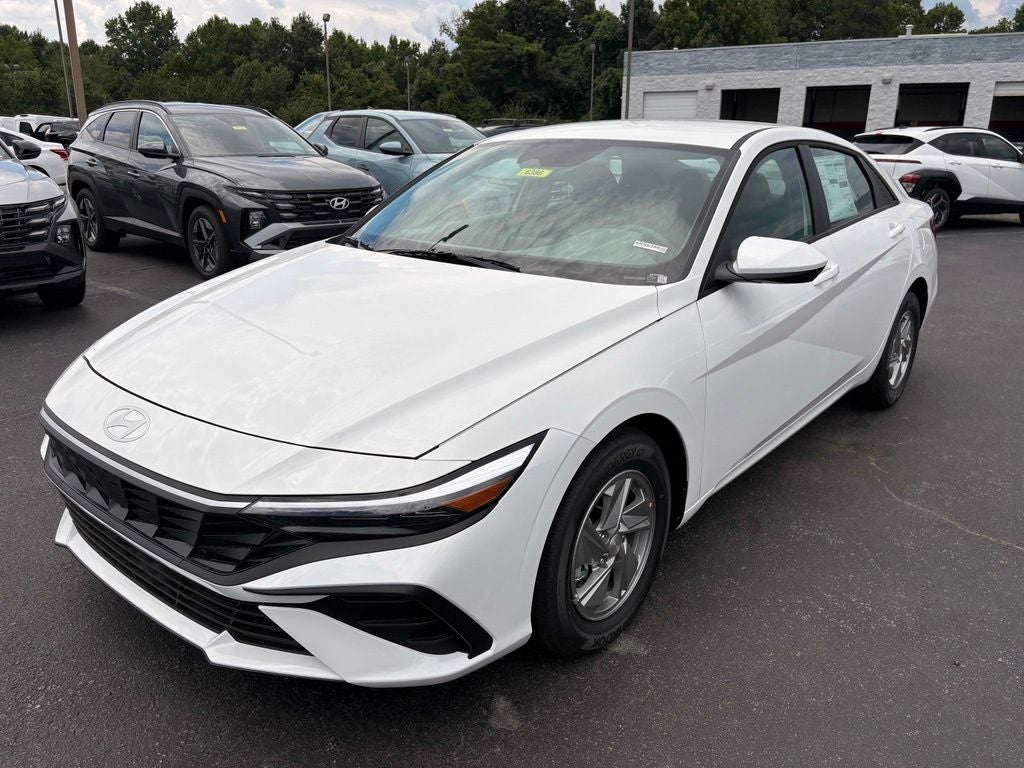 2026 Hyundai ELANTRA SE