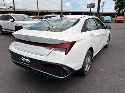 2026 Hyundai ELANTRA SE