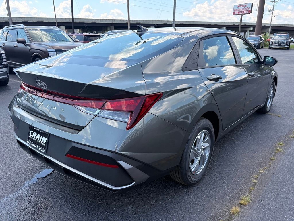 2026 Hyundai ELANTRA SE