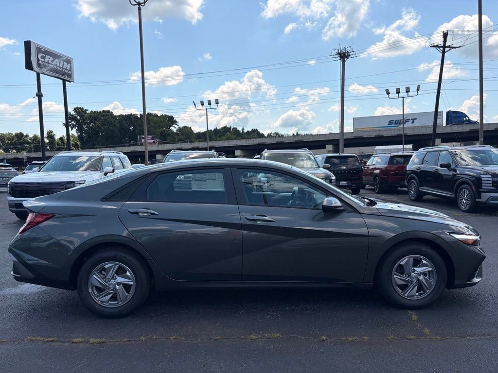 2026 Hyundai ELANTRA SE