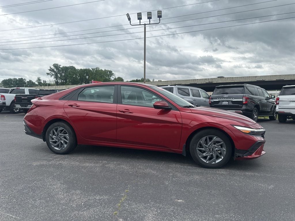 2024 Hyundai ELANTRA SEL