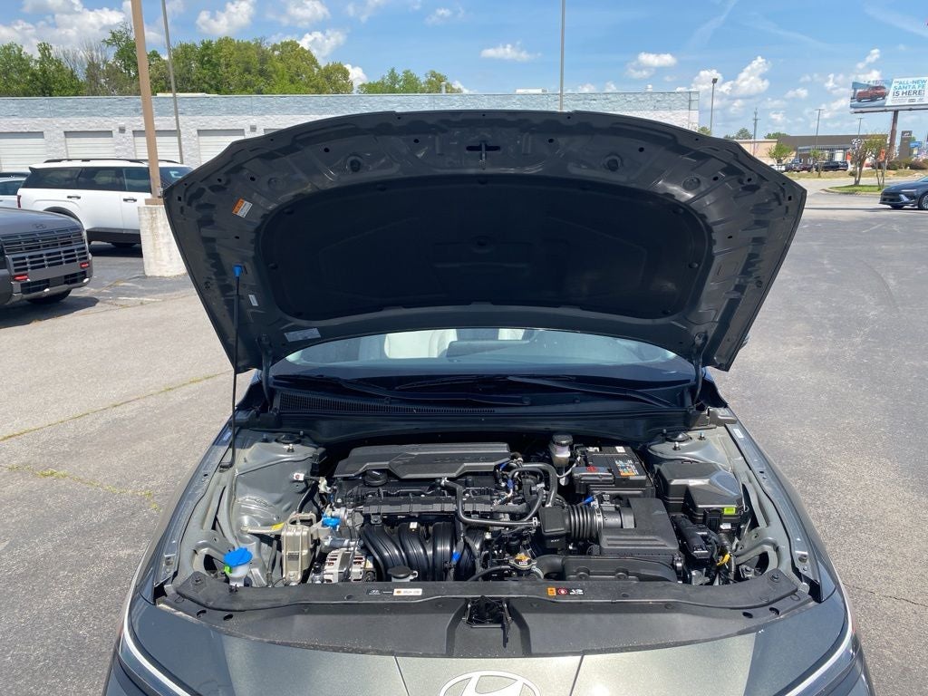 2025 Hyundai ELANTRA Limited