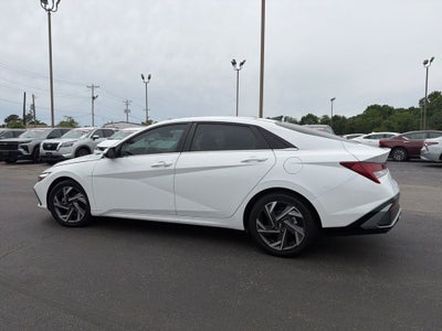 2024 Hyundai ELANTRA SEL
