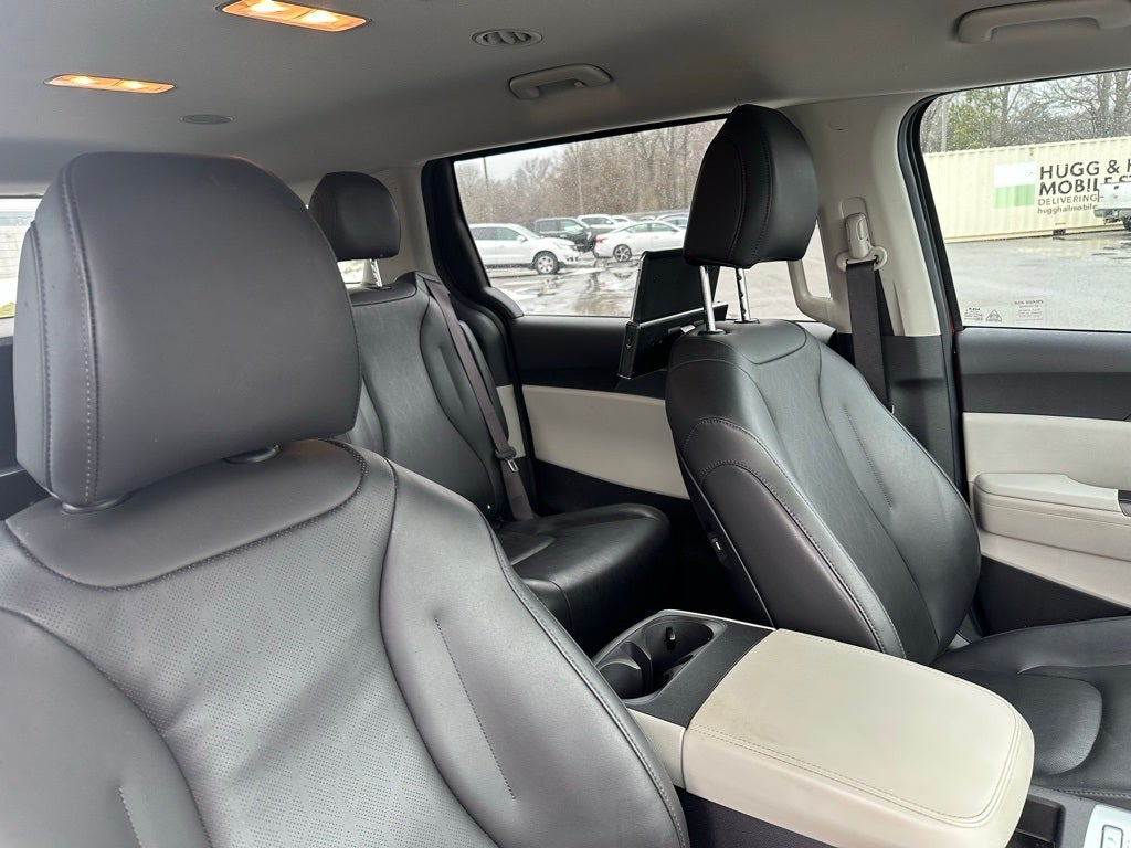 2023 Kia Carnival LX