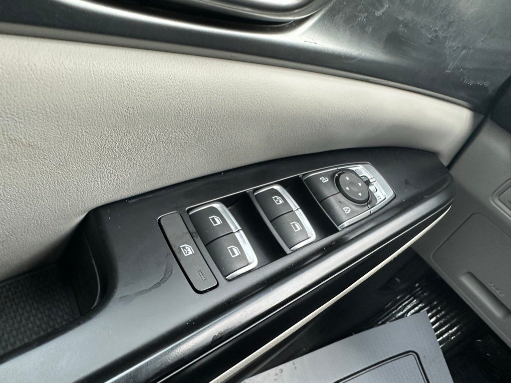 2023 Kia Carnival LX