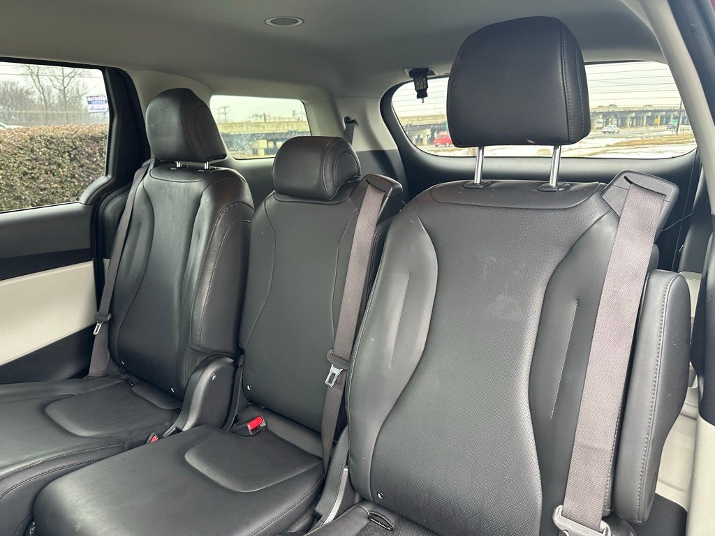 2023 Kia Carnival LX