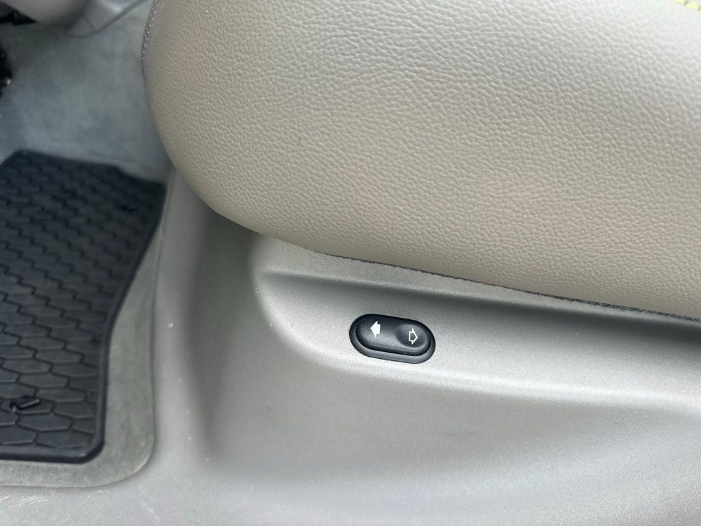 2018 Jaguar F-PACE 35t R-Sport Clean Carfax / Navigation / Power Sunroof / Power