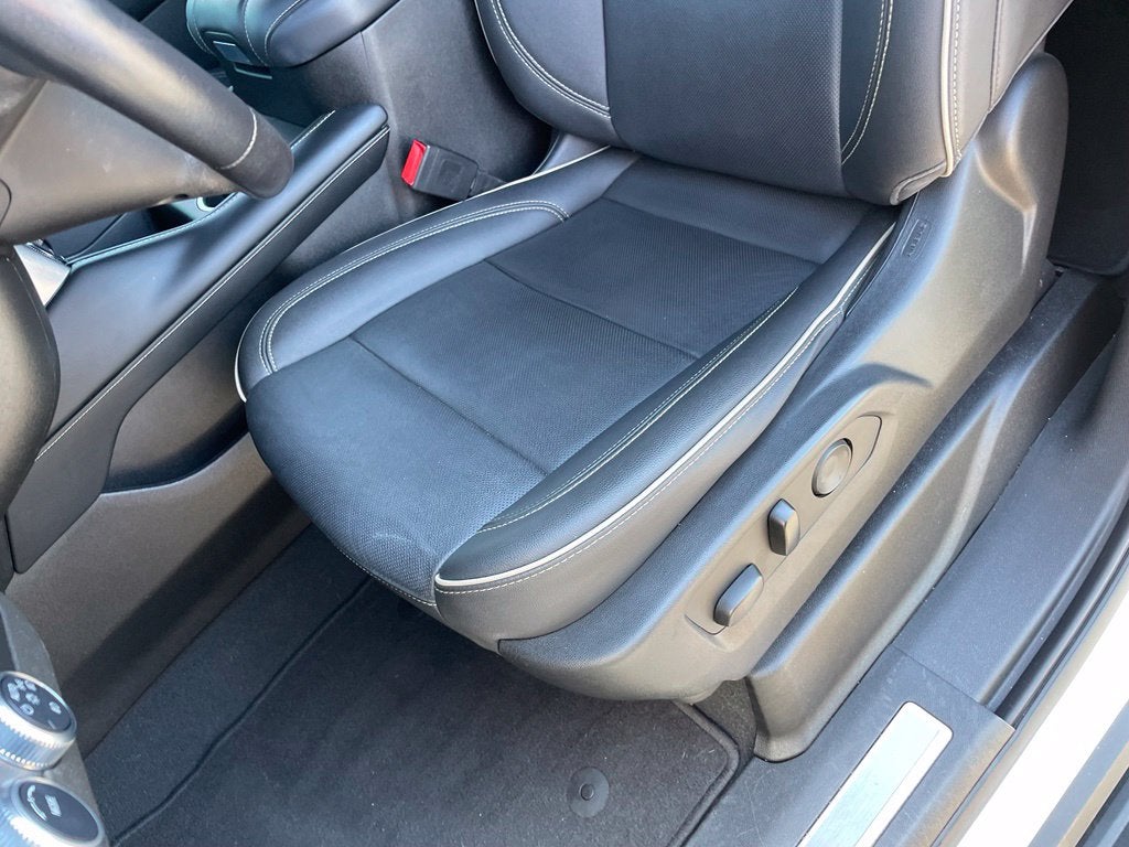 2022 GMC Yukon SLT Premium Luxury Package-Clean Carfax