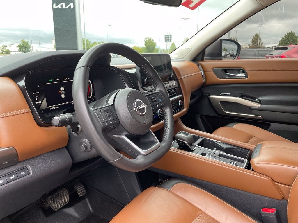 2023 Nissan Pathfinder Platinum