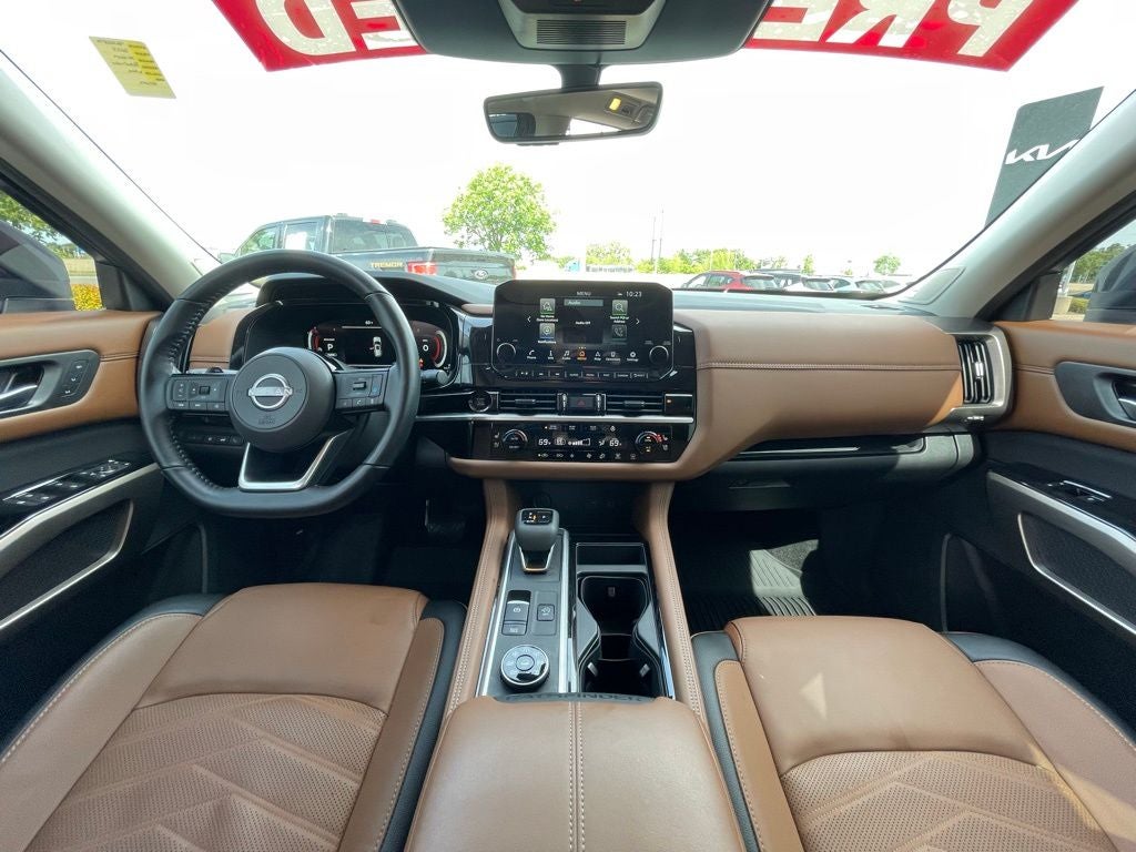 2025 Nissan Pathfinder Platinum