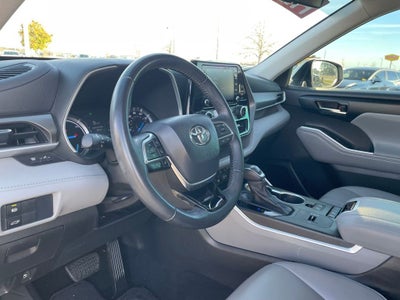 2021 Toyota Highlander Hybrid XLE