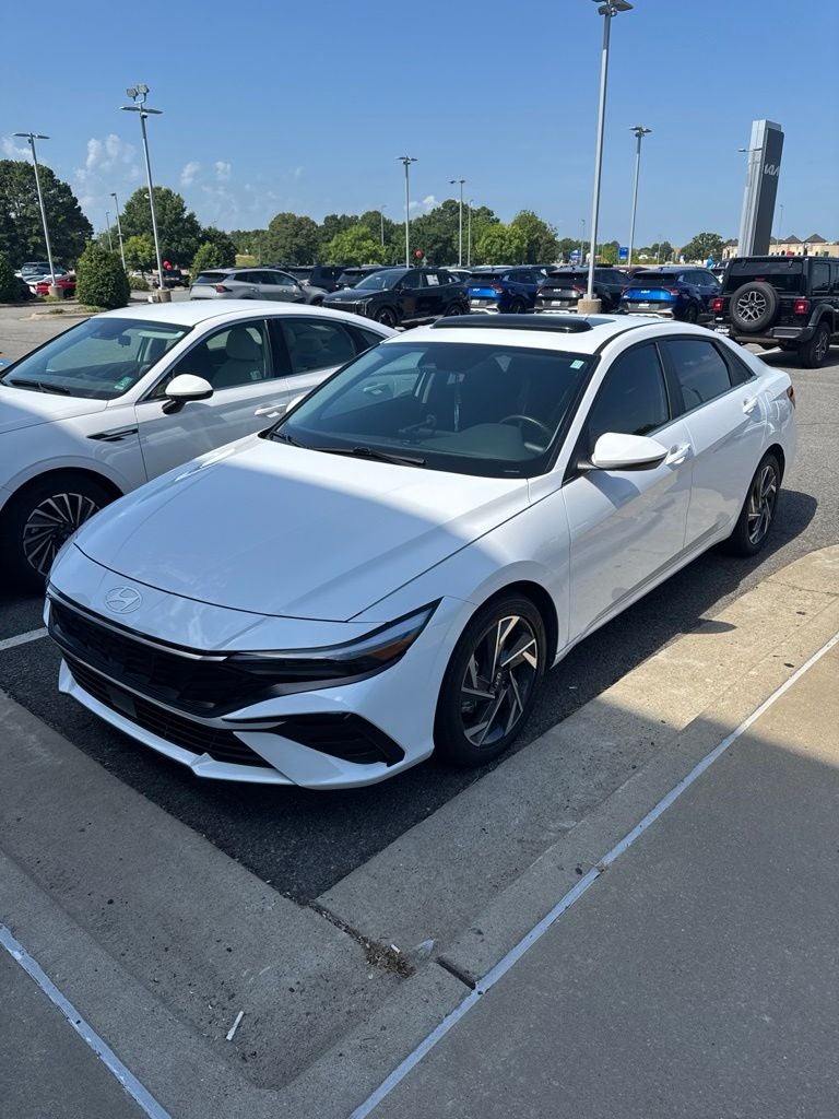 2024 Hyundai ELANTRA SEL