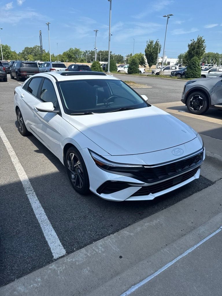 2024 Hyundai ELANTRA SEL