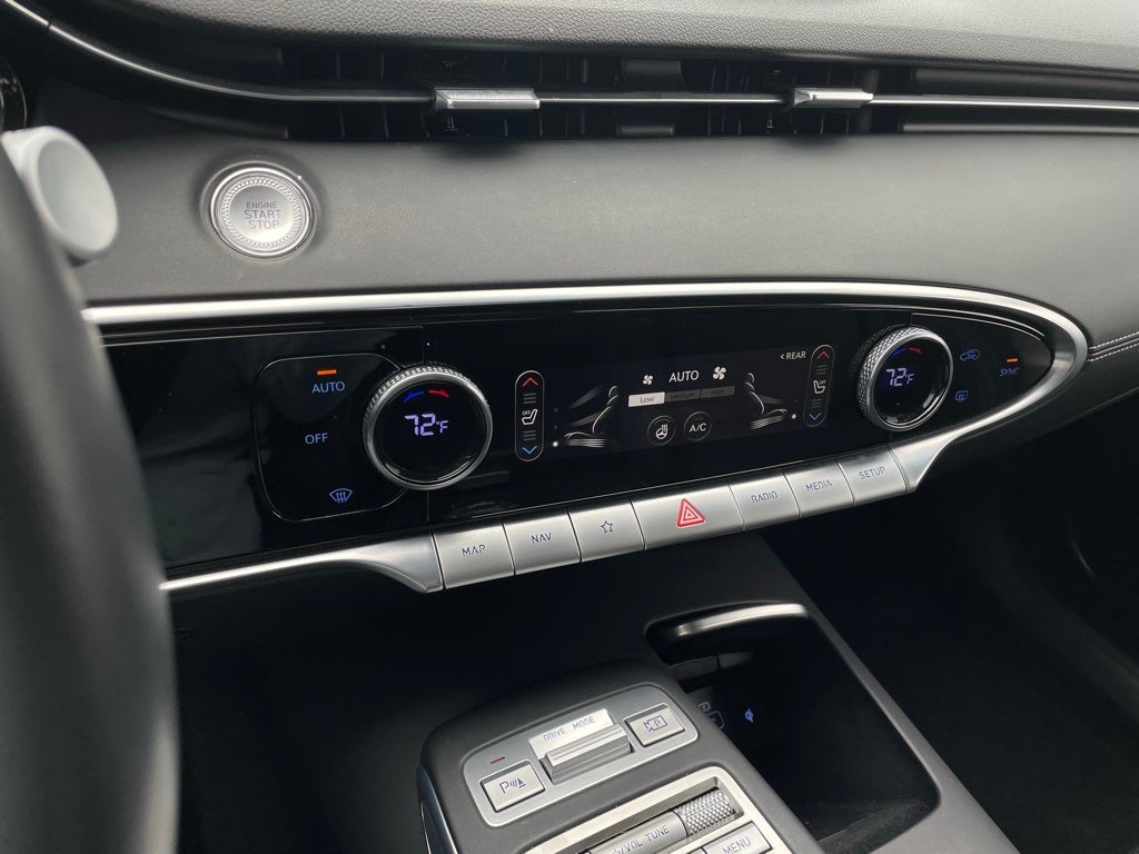 2023 Genesis GV70 2.5T