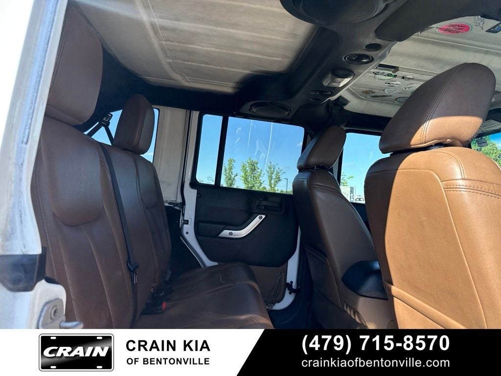 2013 Jeep Wrangler Unlimited Sahara - 4WD / CLEAN CARFAX / ONE OWNER