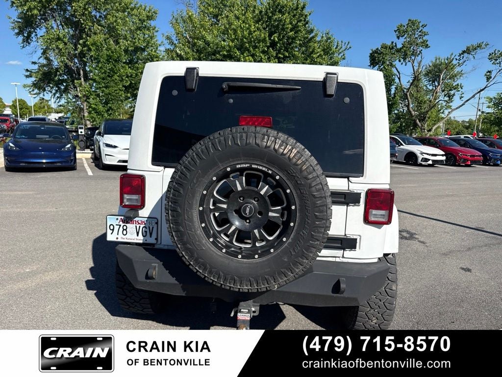 2013 Jeep Wrangler Unlimited Sahara - 4WD / CLEAN CARFAX / ONE OWNER