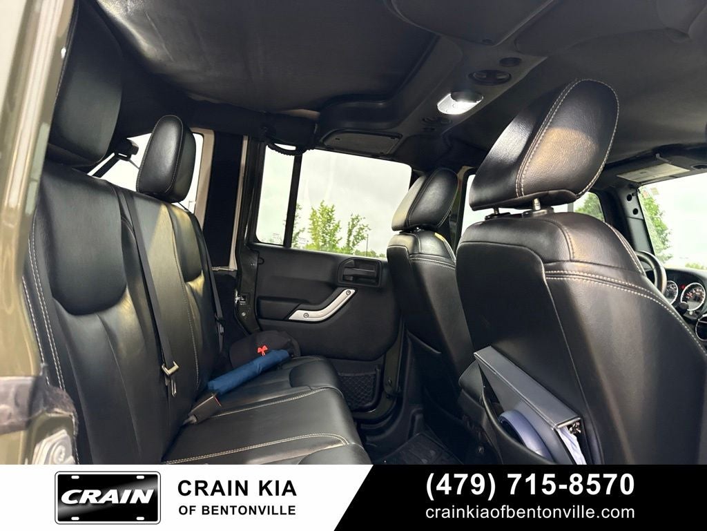 2015 Jeep Wrangler Unlimited Rubicon - 4WD / CLEAN CARFAX HISTORY