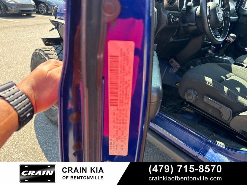 2018 Jeep Wrangler Sport - 4WD / CLEAN CARFAX