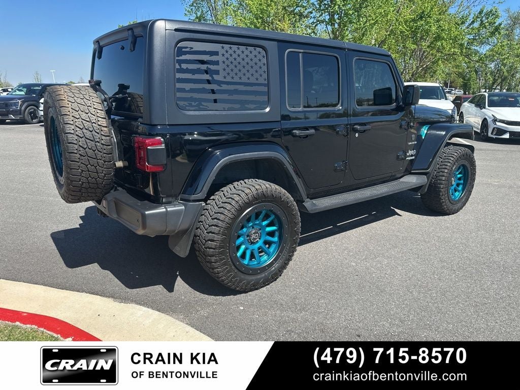 2018 Jeep Wrangler Unlimited Sahara - 4WD / ONE OWNER / LIFTED!