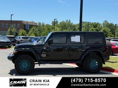 2018 Jeep Wrangler Unlimited Sahara - 4WD / ONE OWNER / LIFTED!
