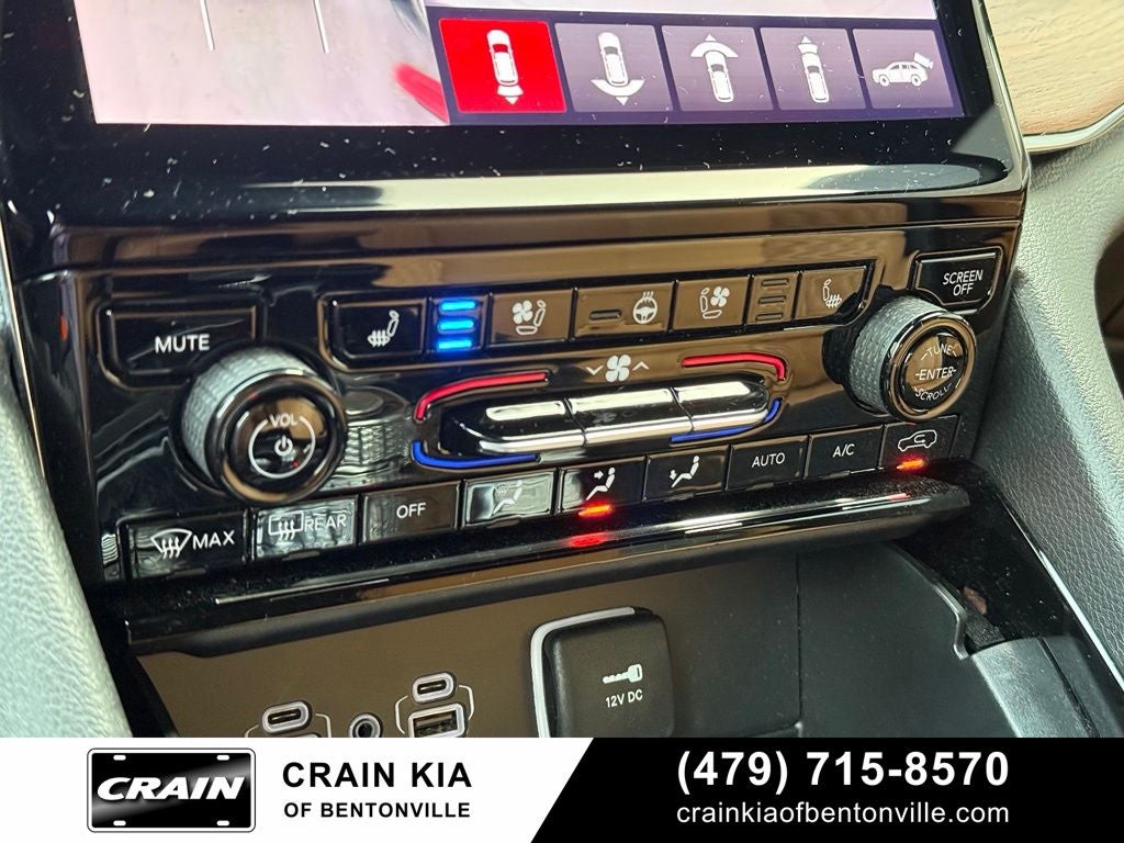 2025 Jeep Grand Cherokee L Summit - 4WD / PANORAMIC SUNROOF / CLEAN CARFAX