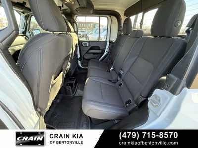 2022 Jeep Gladiator Overland - 4WD / CLEAN CARFAX