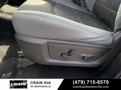 2019 RAM 1500 Classic SLT - 4WD / CLEAN CARFAX