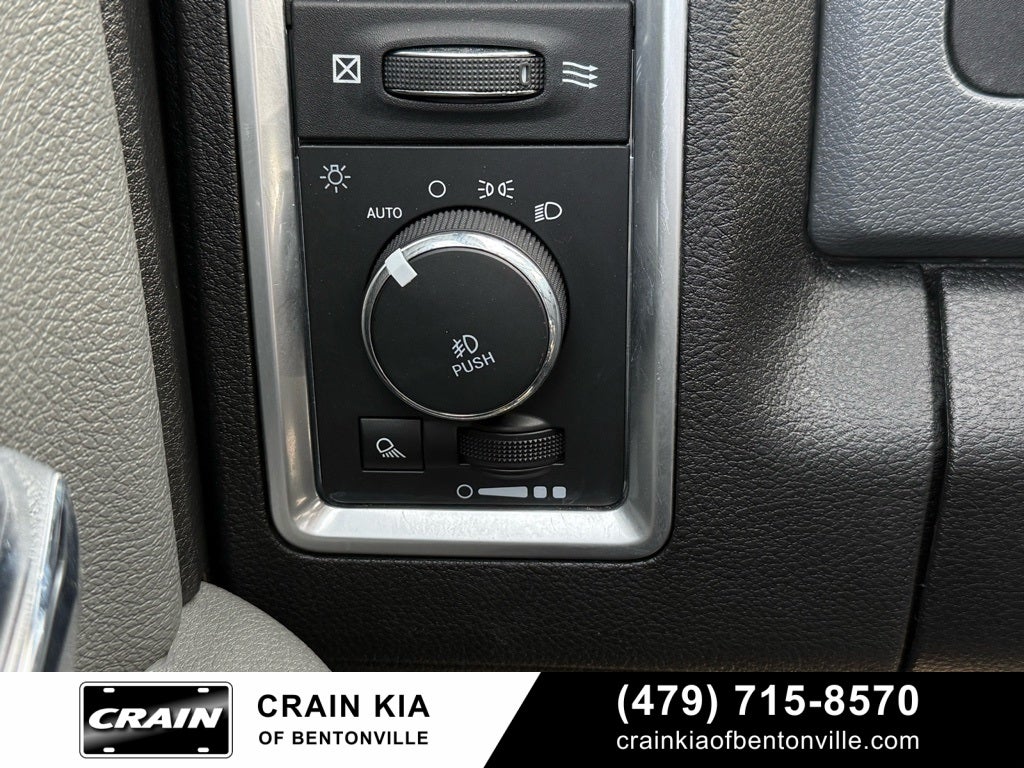 2019 RAM 1500 Classic SLT - 4WD / CLEAN CARFAX