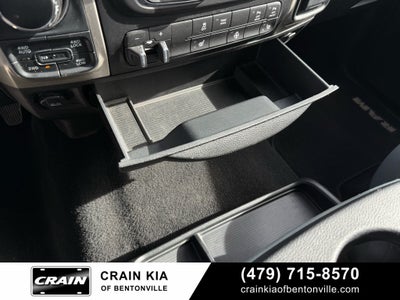 2019 RAM 1500 Classic SLT - 4WD / CLEAN CARFAX