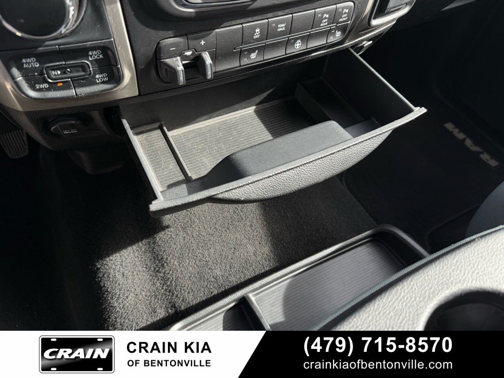 2019 RAM 1500 Classic SLT - 4WD / CLEAN CARFAX