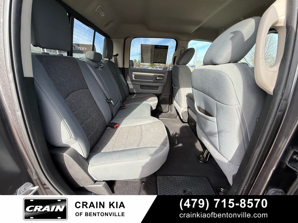 2019 RAM 1500 Classic SLT - 4WD / CLEAN CARFAX