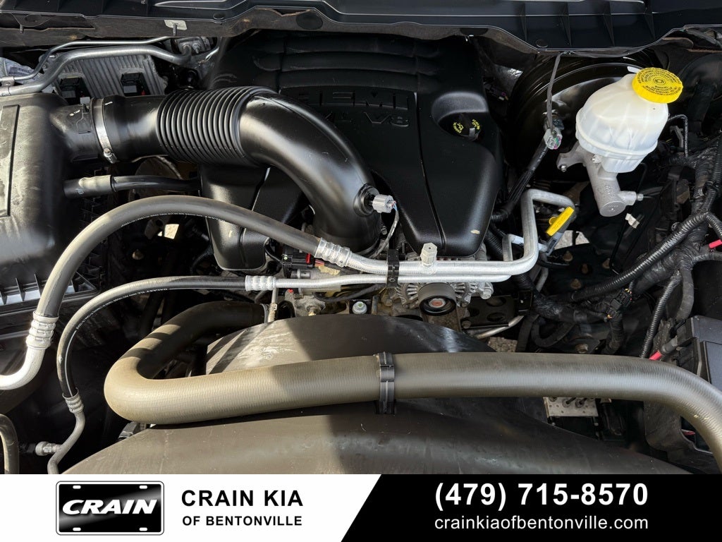 2019 RAM 1500 Classic SLT - 4WD / CLEAN CARFAX