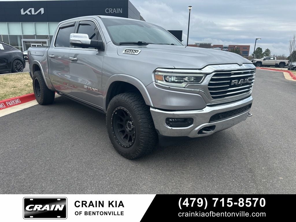 2020 RAM 1500 Laramie Longhorn - 4WD / PANORAMIC SUNROOF / LIFTED!