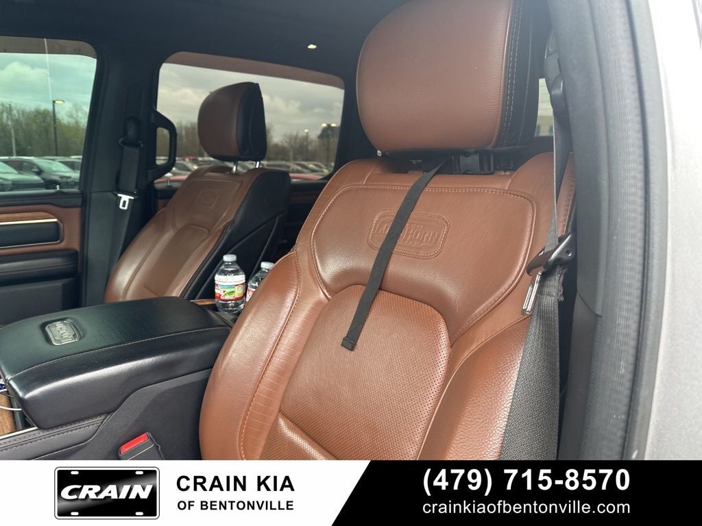 2020 RAM 1500 Laramie Longhorn - 4WD / PANORAMIC SUNROOF / LIFTED!