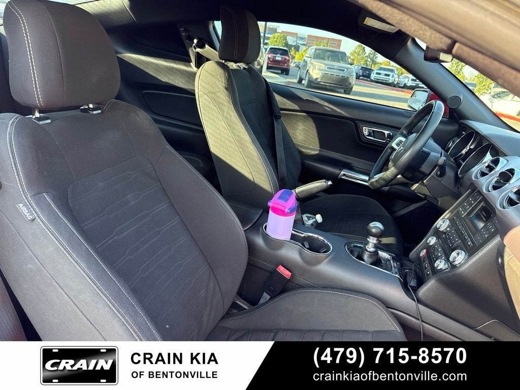 2016 Ford Mustang GT - 5.0 L V8 / CLEAN CARFAX
