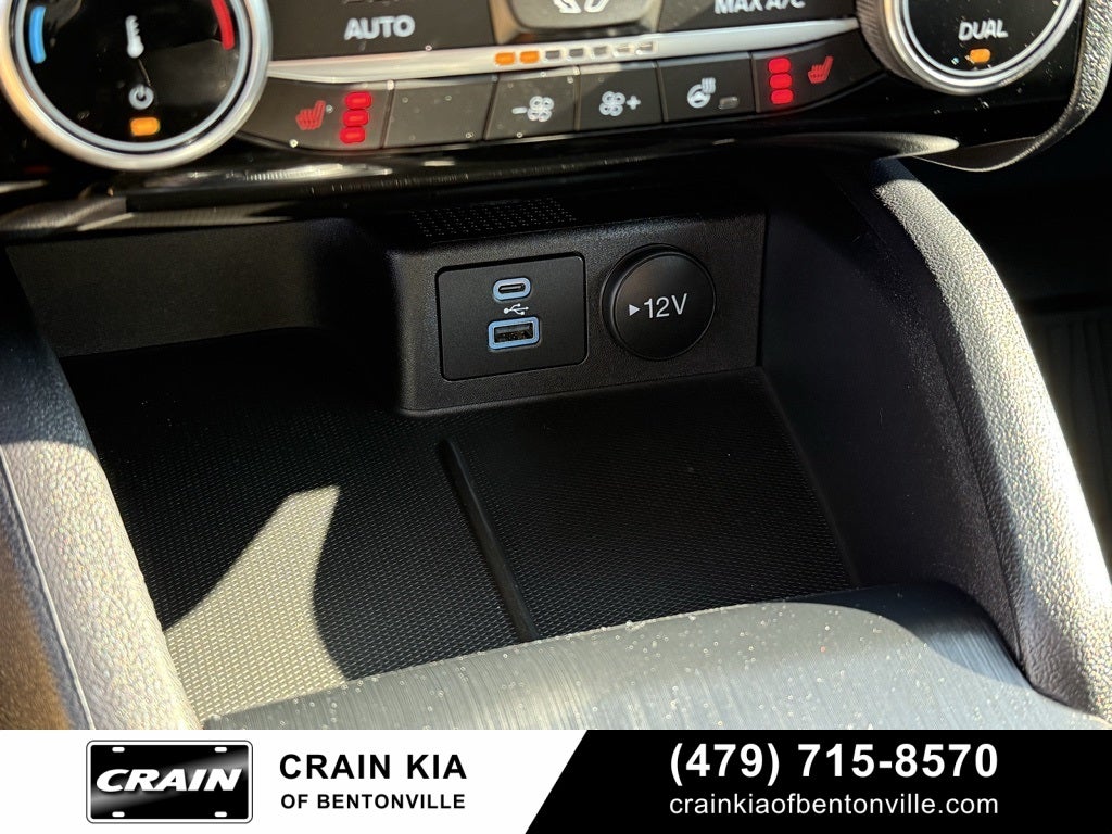 2022 Ford Escape Titanium - AWD / PANORAMIC SUNROOF / CLEAN CARFAX