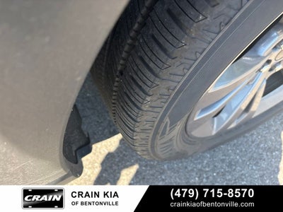 2024 Ford Explorer XLT - 4WD / CLEAN CARFAX / ONE OWNER