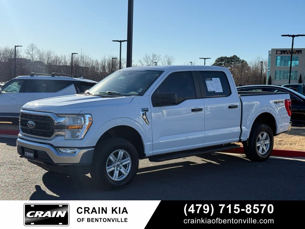 2021 Ford F-150 XLT - 4WD / CLEAN CARFAX