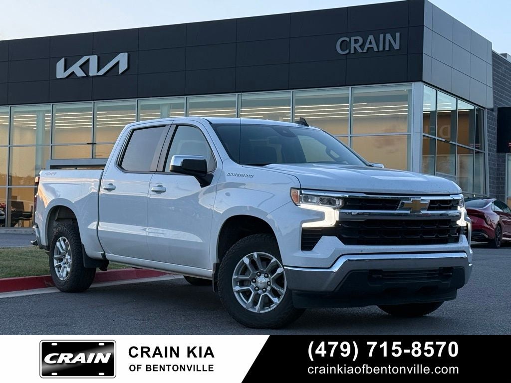 2023 Chevrolet Silverado 1500 LT - 4WD / CLEAN CARFAX / ONE OWNER