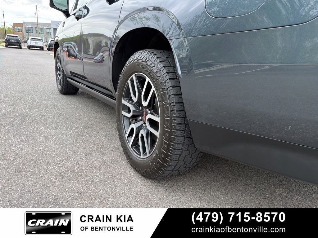 2021 GMC Yukon AT4 - 4WD / PANORAMIC SUNROOF / CLEAN CARFAX